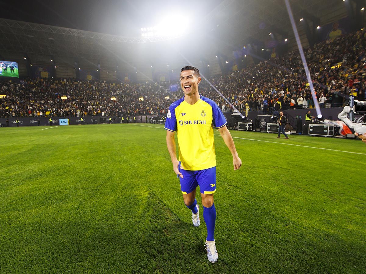 Al Nassr Ronaldo  shimonsheves.com